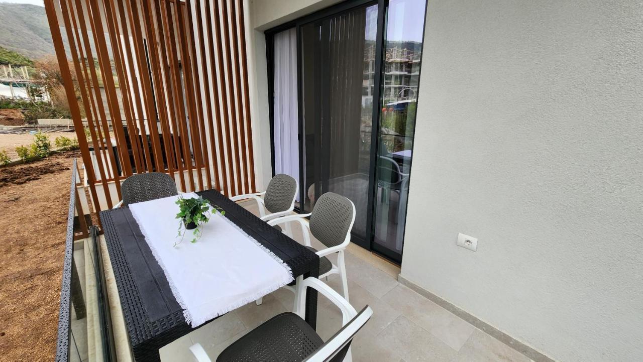 Solar Rooms And Apartments Himarë Extérieur photo